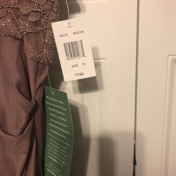 Woman’s Dress - Picture 2 of 2